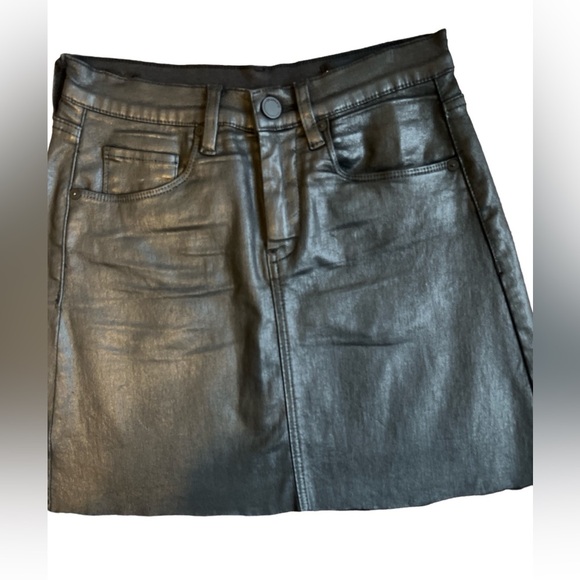 Black [BLANKNYC] size 26 faux leather skirt medium rise w/ button & fly EUC - Picture 4 of 8